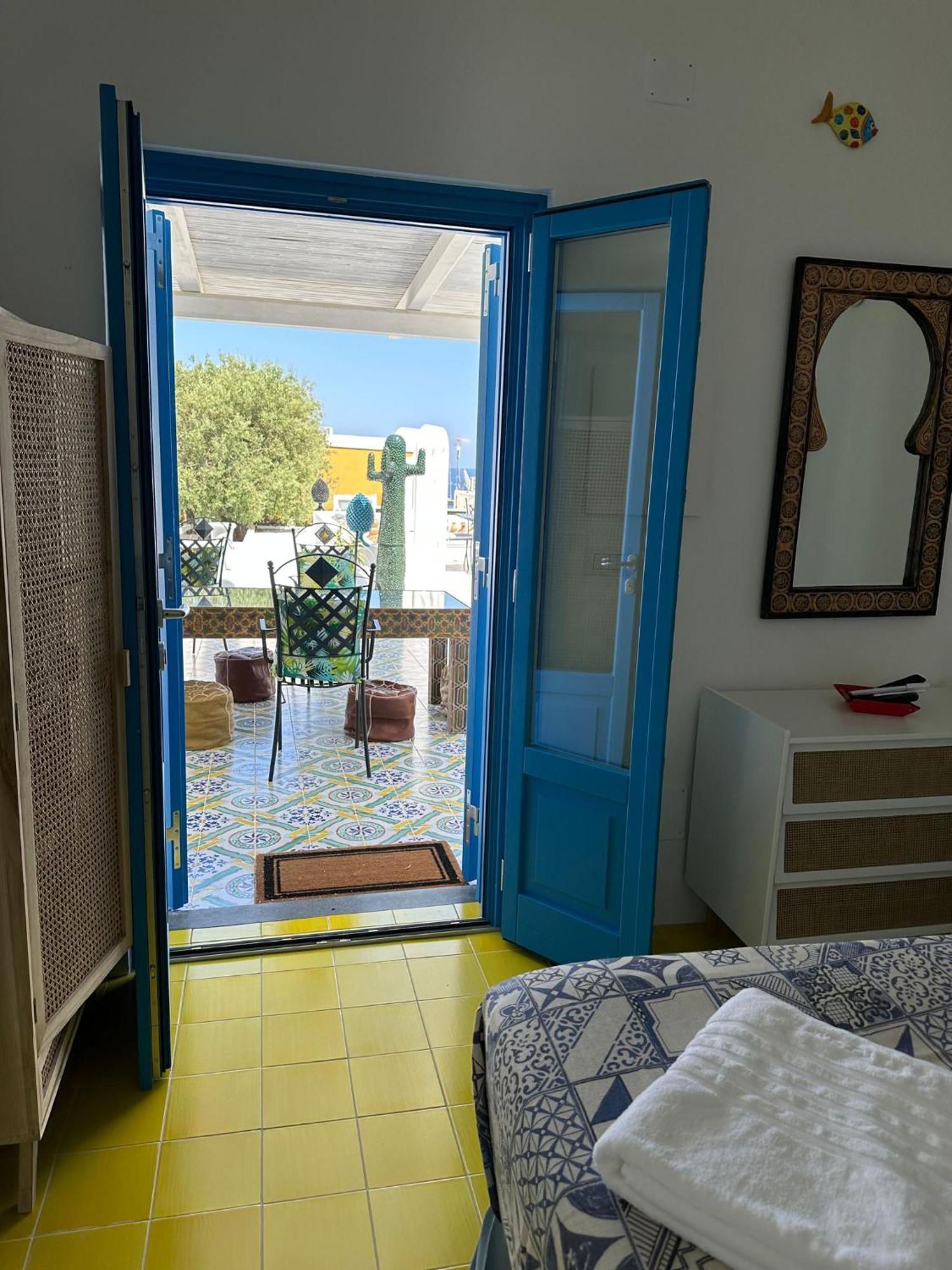 Art B&B Panarea Ngoại thất bức ảnh